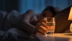De ce nu ar trebui să bei apă înainte de culcare și cum îți afectează starea de bine