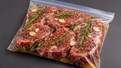 Ambalarea în vid acasă: cum să o faci fără aparat de vidat