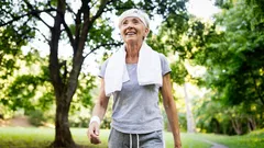 Acesta este cel mai sigur și simplu mod de a slăbi în zona abdominală după 60 de ani