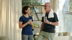 Plimbarea sau antrenamentele acasă: ce este mai bine pentru viața de zi cu zi după 40 de ani?