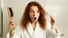 Pe internet câștigă popularitate o mască de păr ieftină, făcută în casă, din două ingrediente.